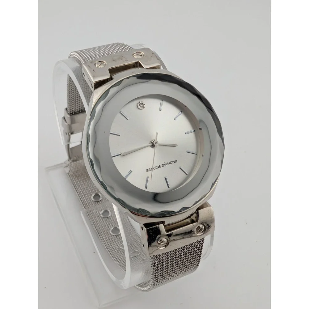 Women's Watch 34mm‎ Case Silver Tone Mesh Metal Band Diamond Accent- New Battery